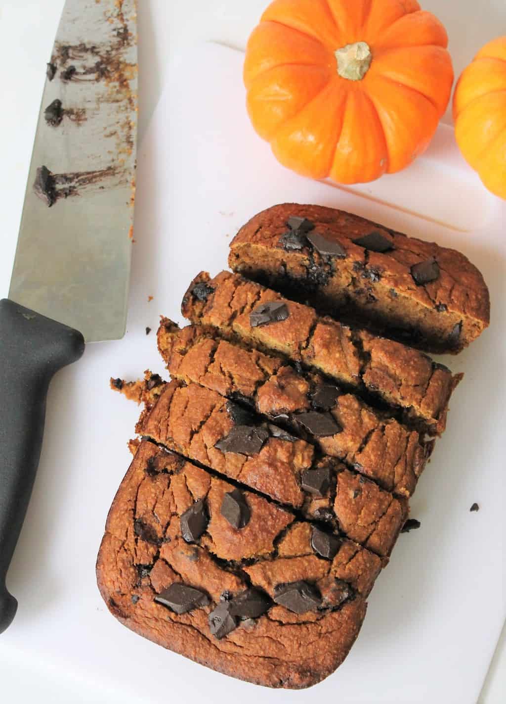 Healthy Pumpkin Banana Bread you can make with just 5 main ingredients, using a blender! No hand mixing or bowl cleaning required. Gluten Free & Vegan Option!